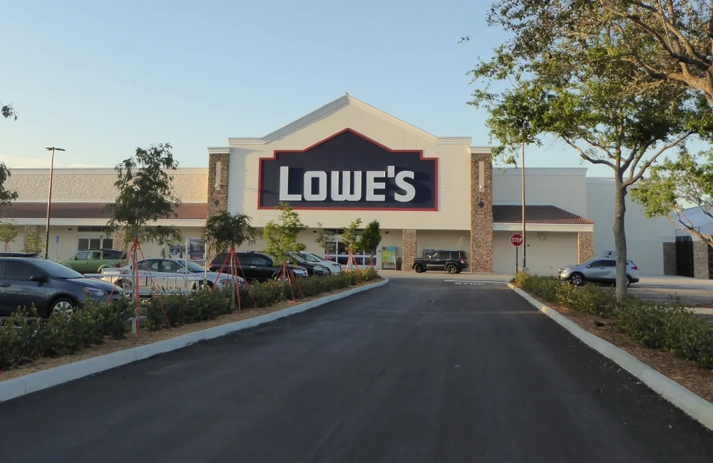 Lowes store building exterior