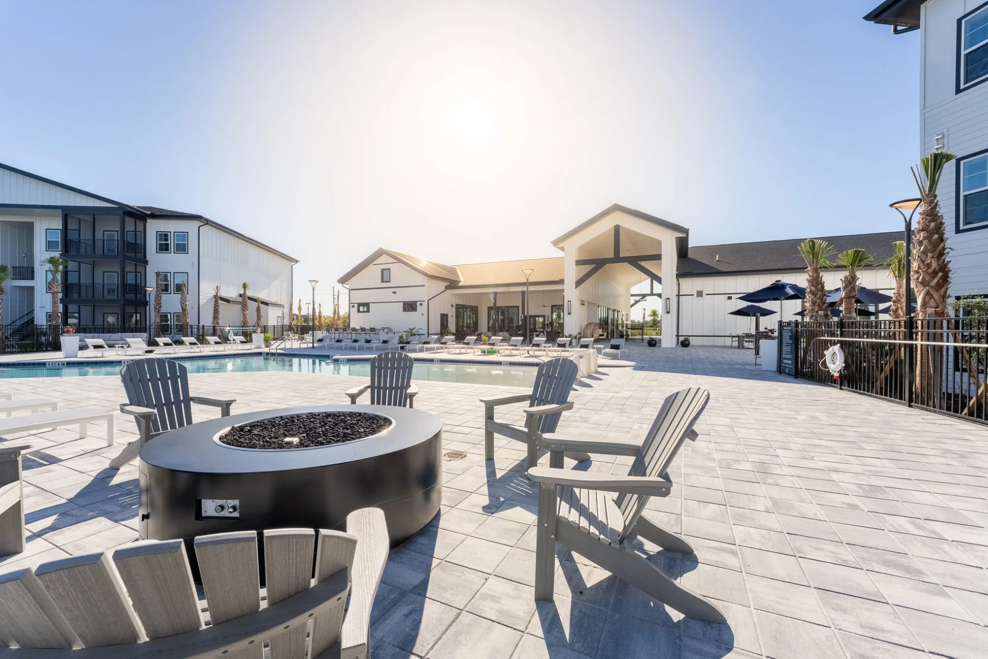 Avian Pointe outdoor patio and firepit